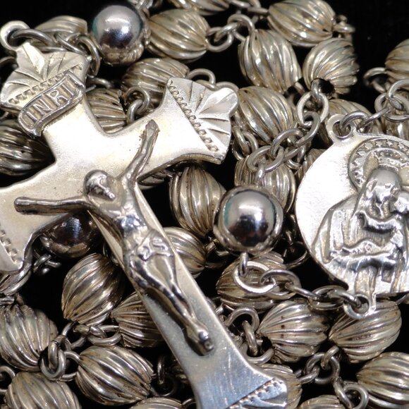 Sterling Silver Ridged Oval Beads 20.1 Grams 18 1/2" Rosary - Picture 5 of 7